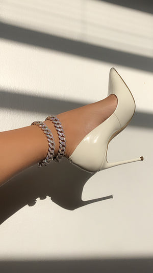 Silver  Cuban Link  8.5in Anklet ( Please measure Ankle before purchasing/ all sales are final )  14k Gold Plated  Extremely high quality Brass ( Please keep away from water and fragrances to maintain shine )  High Grade AAAAA Cz  (Simulated diamonds)  All Anklets Sold Separately 