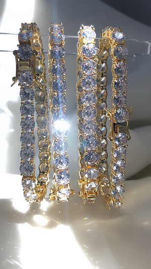 Haven Gold Crystal Heart Delicate Chain Bracelet in Pink Crystal | Kendra  Scott