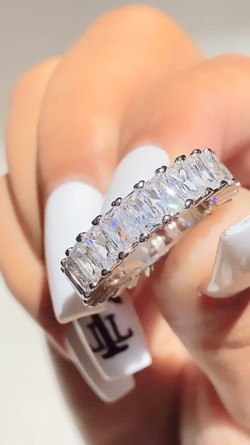 Lindsy Ring
